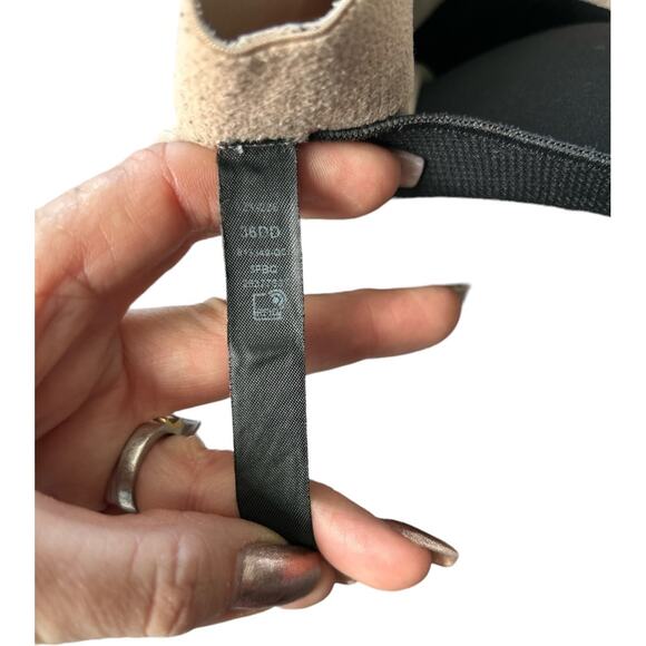 EUC VICTORIA'S SECRET Sweat Knockout Maximum Support Front-Close Sport Bra 36dd - Picture 7 of 8